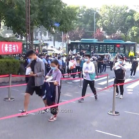 高考考场外全国统一暖心动作指南